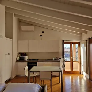 Vittoria Al Lago Apartment
